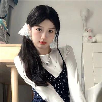 向天真的女生投降